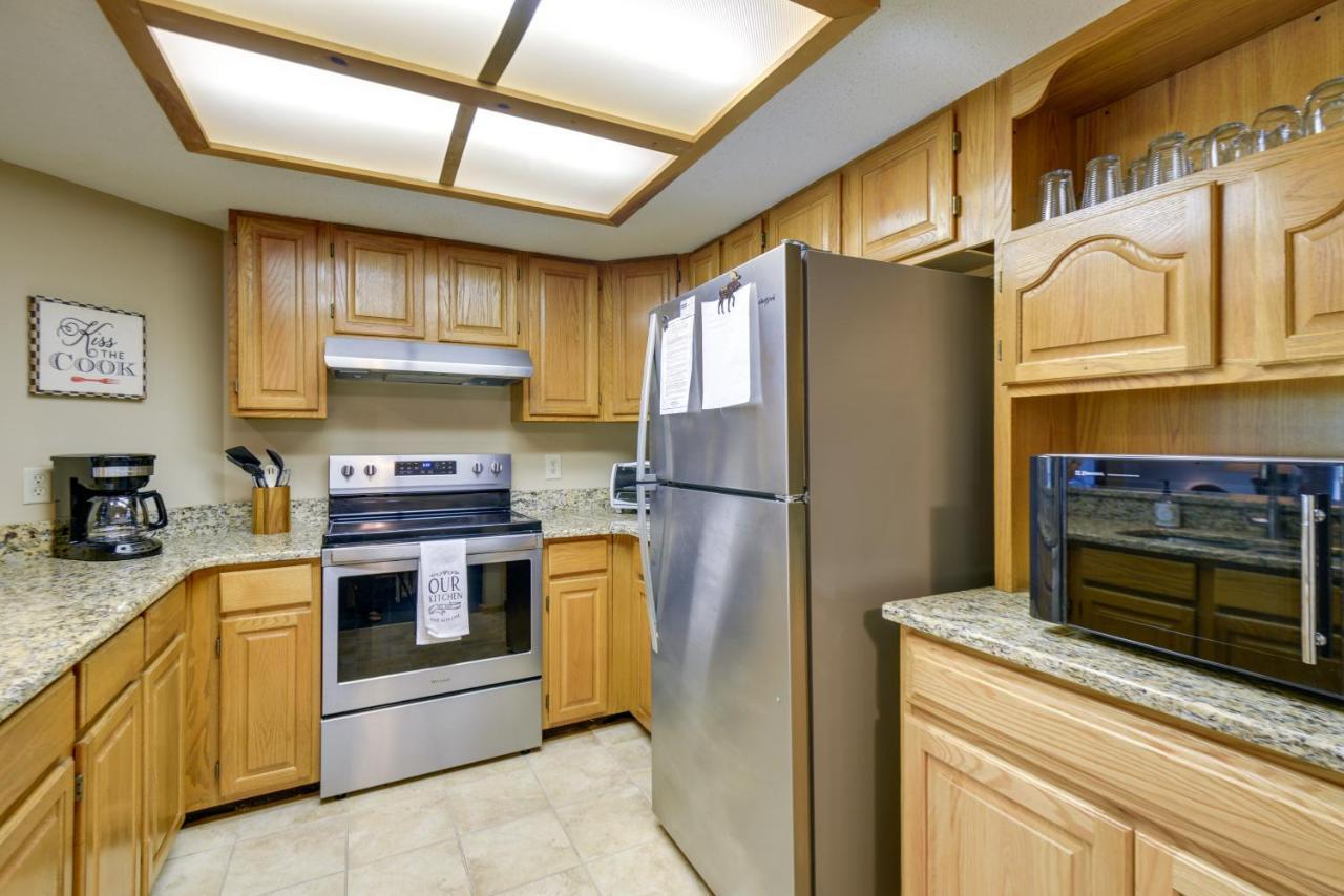 Well-Appointed Lincoln Abode Ski, Swim And Fish! Экстерьер фото