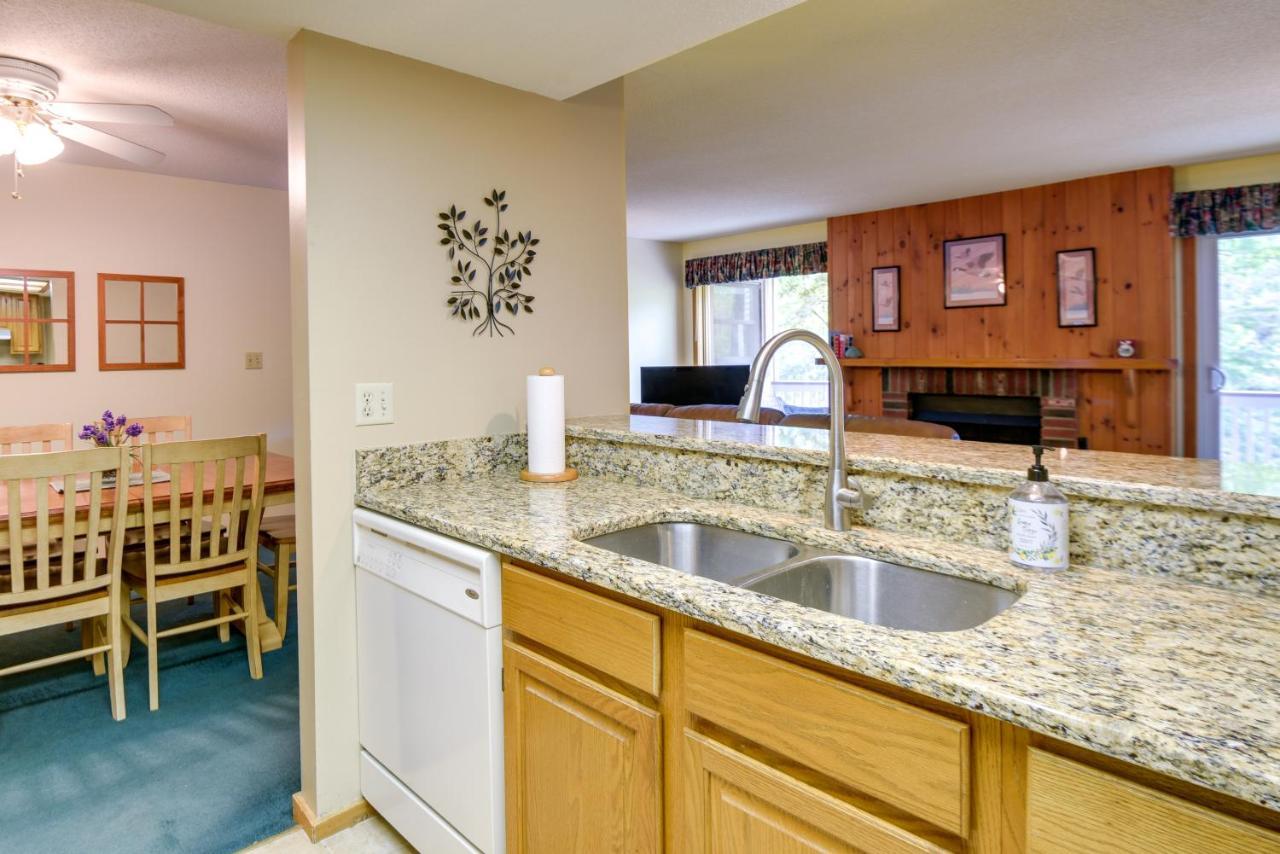 Well-Appointed Lincoln Abode Ski, Swim And Fish! Экстерьер фото