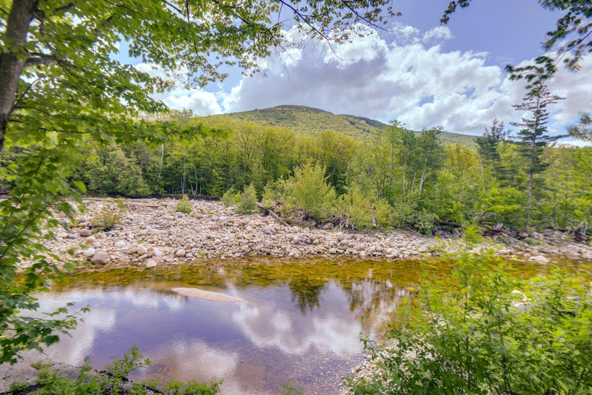 Well-Appointed Lincoln Abode Ski, Swim And Fish! Экстерьер фото